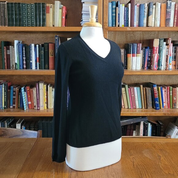 100% cashmere sweater in black by Charter Club, size M - Picture 1 of 8
